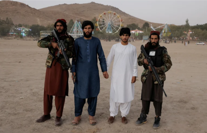Los talibanes impusieron nuevas normas y segregarán por sexos los parques de la capital afgana