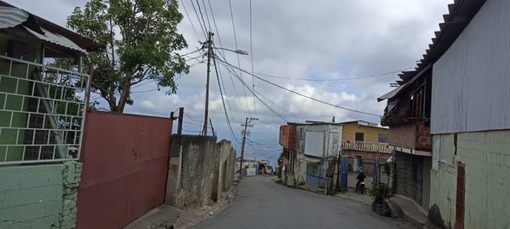 Le cayeron 11 años de cárcel por meterle mano a su hijastro en Los Teques: tenía antecedentes de abusos