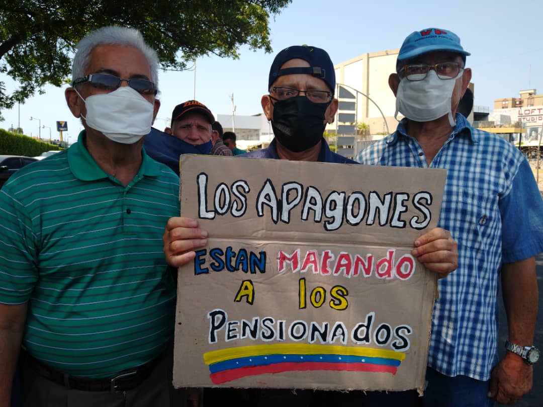 Adultos mayores en el Zulia aseguran que Maduro se quiere robar “los cobres” del pago del retroactivo