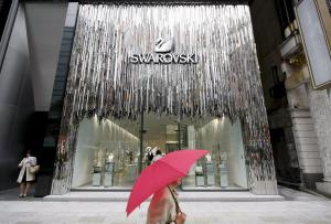 La prestigiosa cristalería austríaca Swarovski suspende sus negocios en Rusia