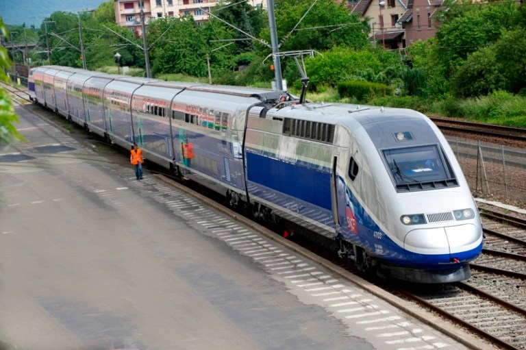 Fabricante de trenes francés Alstom suspende sus entregas a Rusia