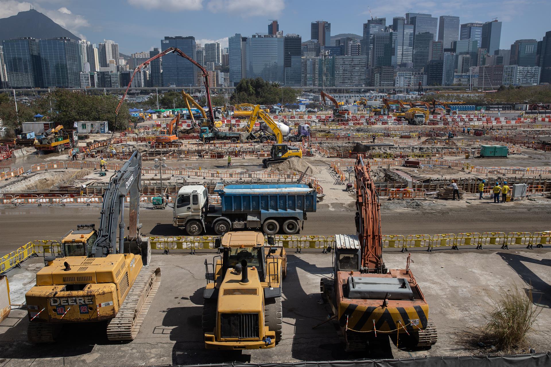 Las incertidumbres por el Covid-19 podrían debilitar la economía de Hong Kong, advierte el FMI