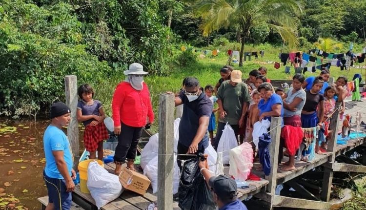 Mas de 100 migrantes venezolanos, entre ellos niños, buscan refugio en aldea de Guyana