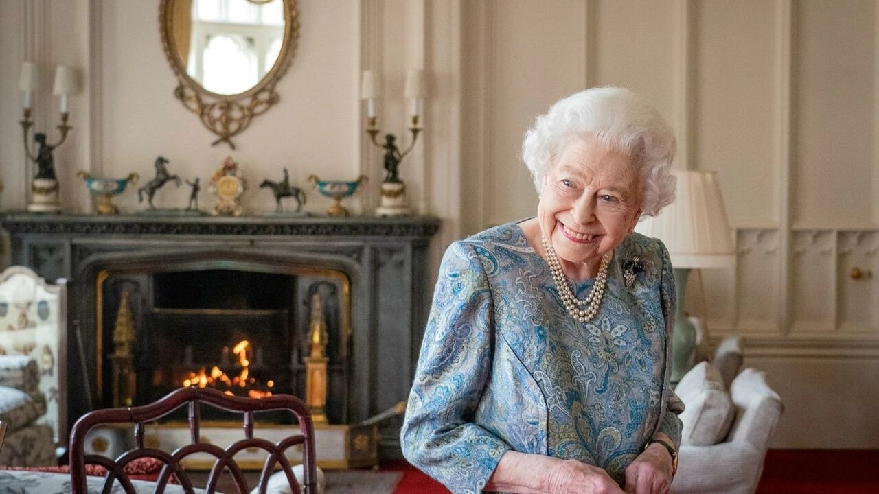 Isabel II aparece sonriente y sin bastón a unas semanas de las celebraciones del jubileo