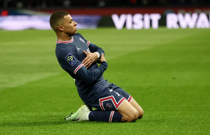 Las razones por las que Mbappé habría decidido dejar de lado la oferta del Real Madrid y seguir en el PSG