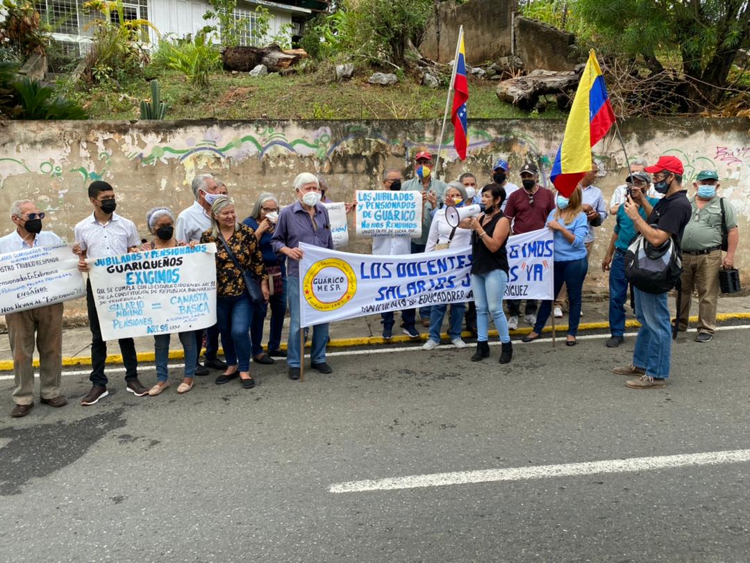 Jubilados de Guárico exigieron el cumplimiento del artículo 91 de la Constitución nacional (FOTOS)