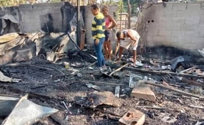 Murió calcinada mientras salvaba a sus dos hijos de un voraz incendio en Aragua