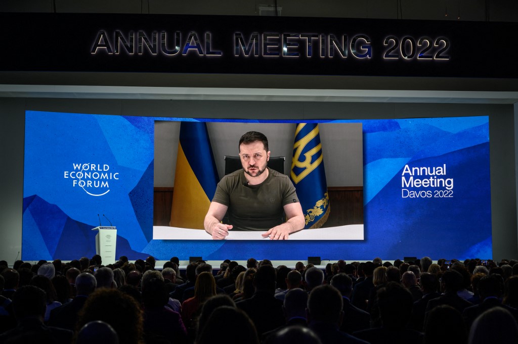 Zelenski pide en Davos cesar el comercio con Rusia e imponer el “máximo” de sanciones posibles