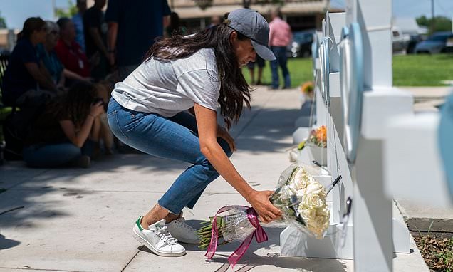 Meghan Markle hizo una aparición sorpresa en Uvalde para rendirle homenaje a las víctimas de la masacre