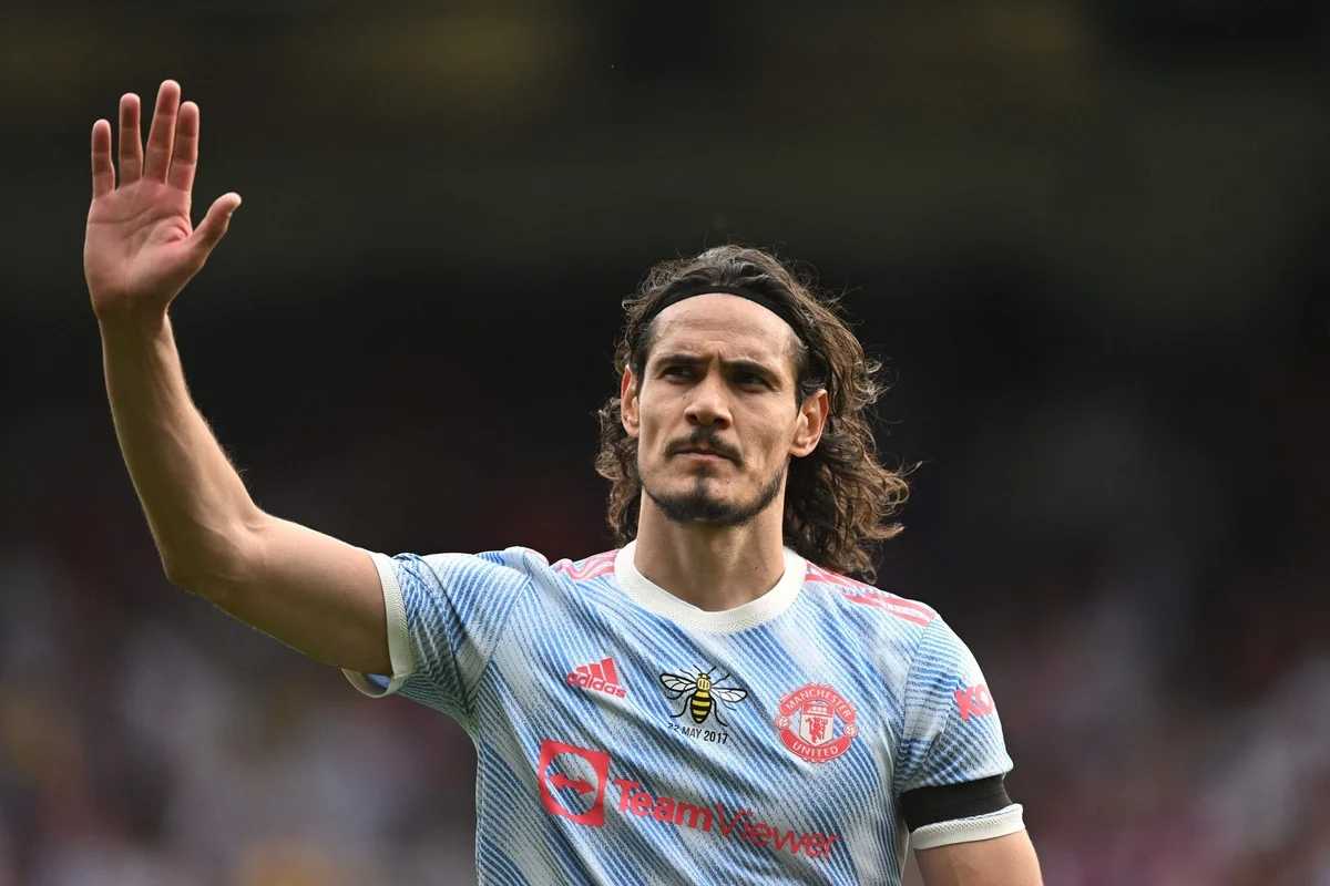 El goleador uruguayo Edinson Cavani se despide del Manchester United