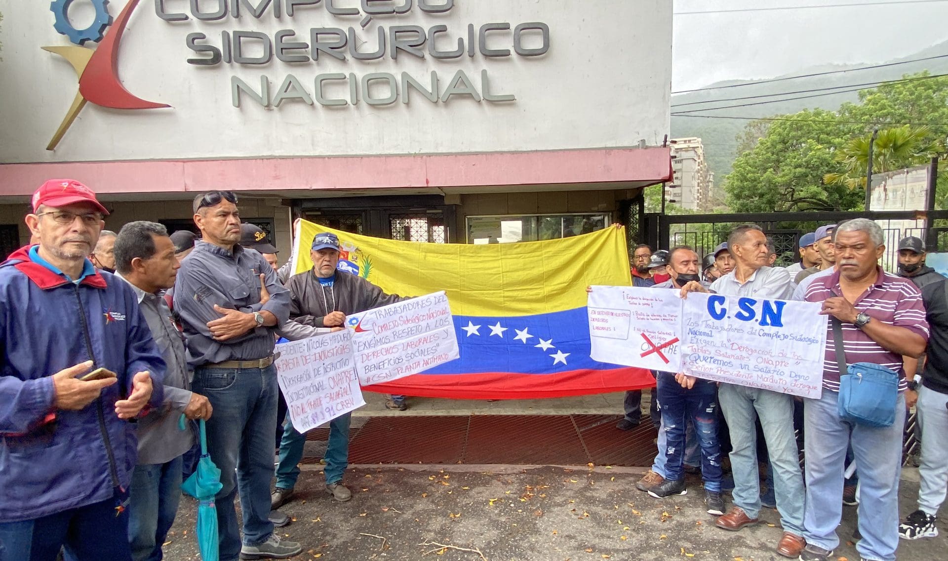 Trabajadores siderúrgicos exigen reactivar producción de cabillas para mejorar los salarios