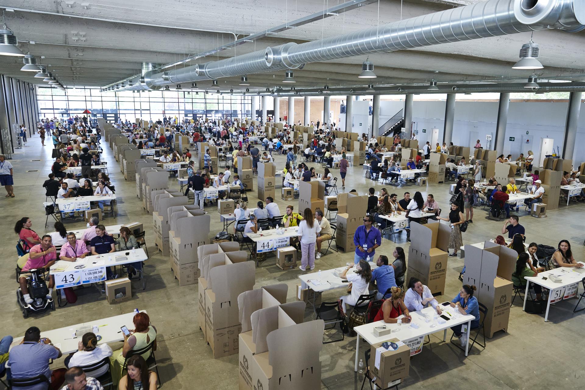 Alta participación y “normalidad” en las elecciones colombianas en Madrid