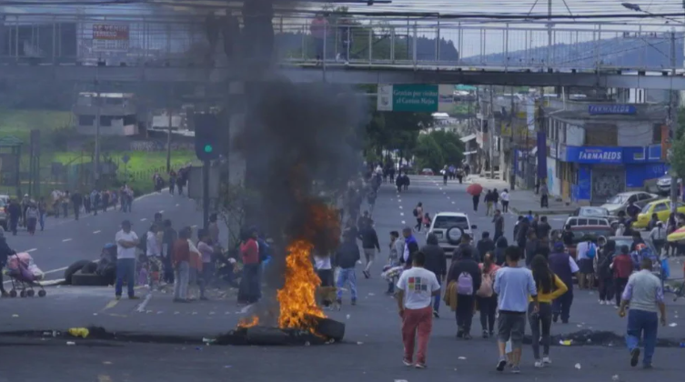 Crisis en Ecuador: liberaron a líder indígena pero continúa la protesta contra Lasso