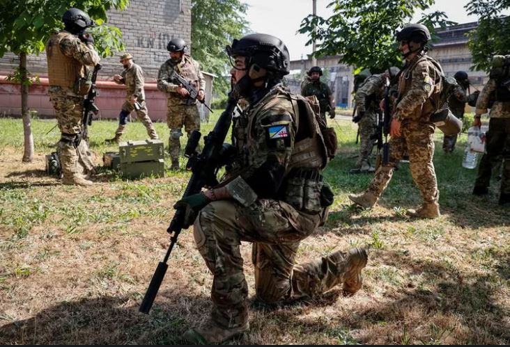 Parlamento ucraniano aprueba proyecto para que los detenidos puedan ser reclutados en el Ejército