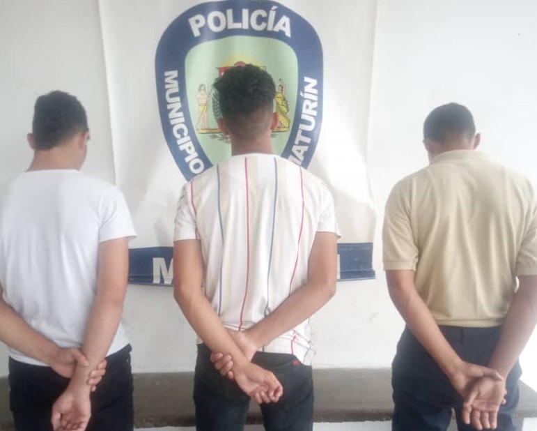 Escándalo en Maturín: liceísta “mala conducta” buscó a sus compinches y le cayeron a golpes a un profesor