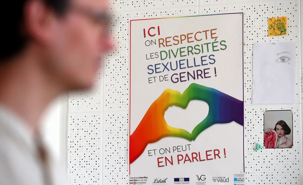 Suiza permitirá que las personas del mismo sexo puedan casarse y adoptar niños a partir de este #1Jul