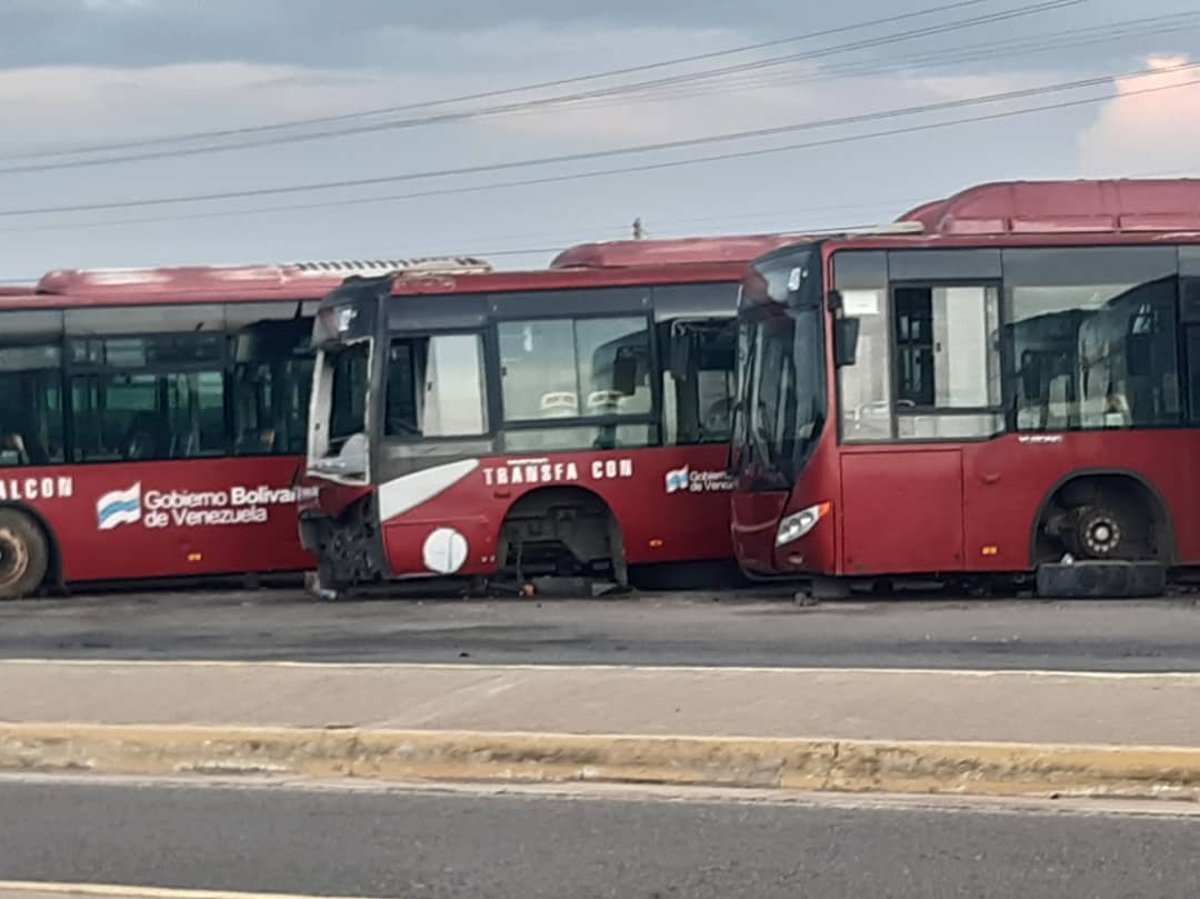 Cementerio de buses TransFalcón en Punto Fijo es una muestra de la decadencia chavista (FOTOS)