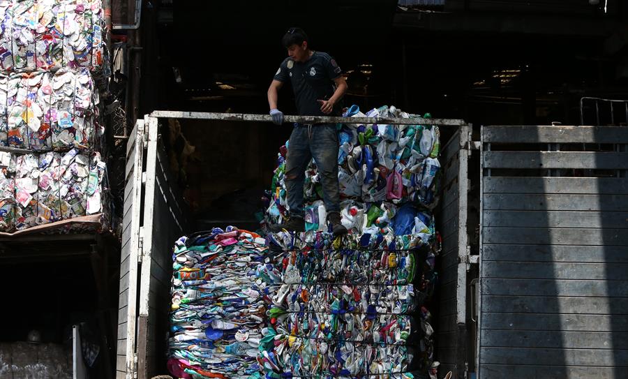 Recicladores mexicanos alertan sobre ley que prohíbe la recolección