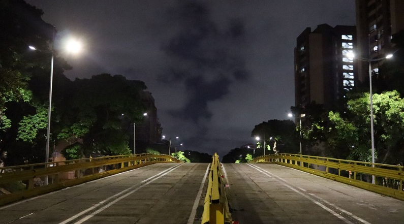 Chavismo reabrió el elevado de Maripérez tras dignarse a darle un “cariñito”