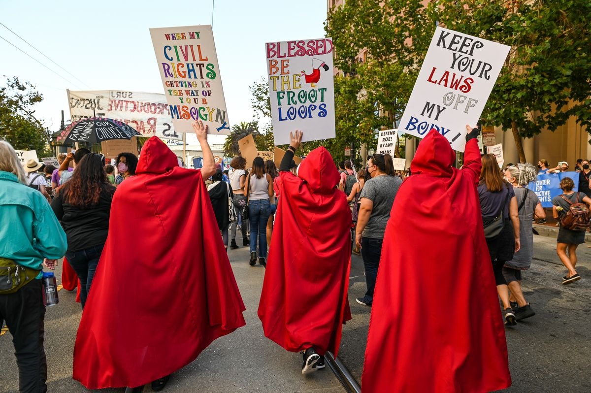 Universidades de California ofrecerán la píldora abortiva de manera gratuita