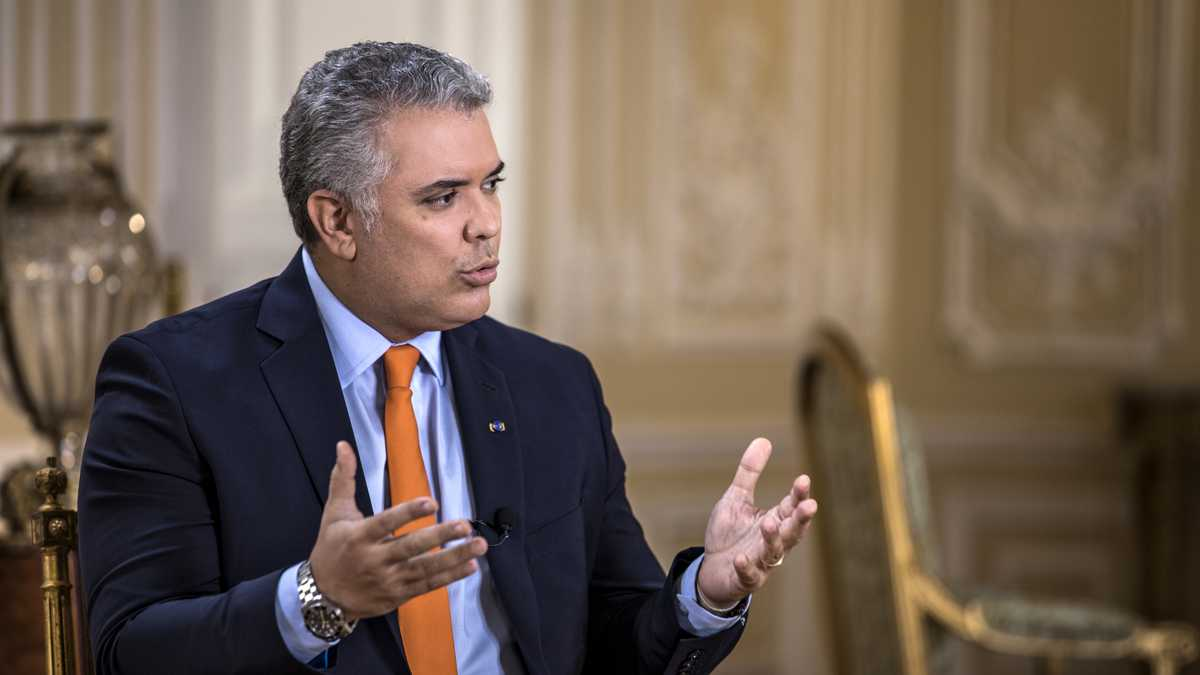 Iván Duque llamó a que víctimas del ELN participen en diálogos de paz en Caracas