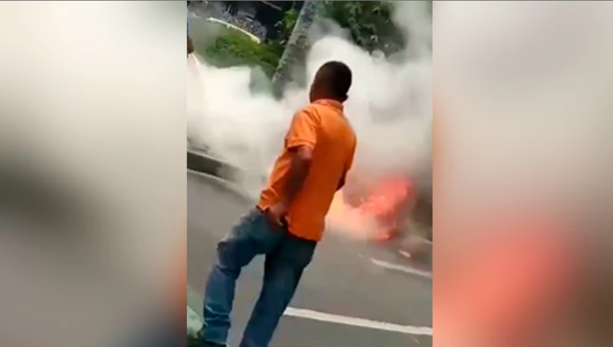 Murió quemado en plena calle de Colombia: familia niega que se haya prendido fuego a sí mismo