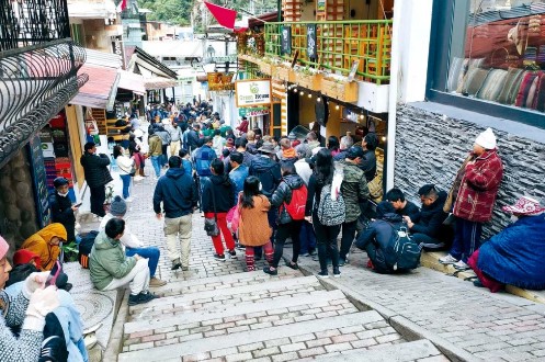 El vía crucis que miles de turistas en Machu Picchu tienen que pasar para conocer la ciudadela Inca