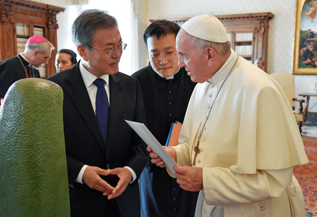 El papa Francisco afirmó que está dispuesto a ir a Corea del Norte si recibe una invitación