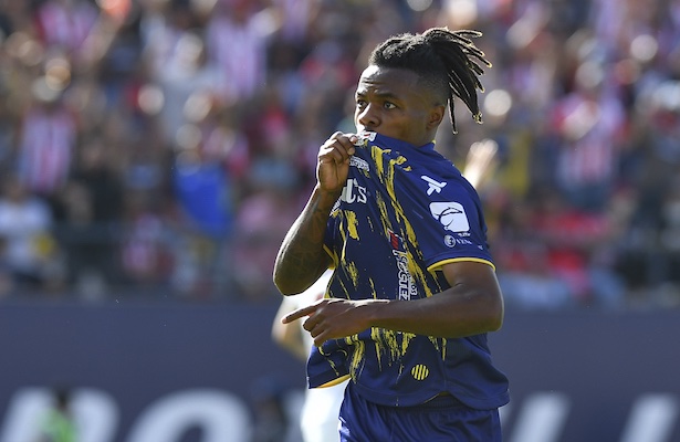 ¡Orgullo criollo! El gol de Jhon Murillo que le dio el triunfo al San Luis ante el Toluca (VIDEO)