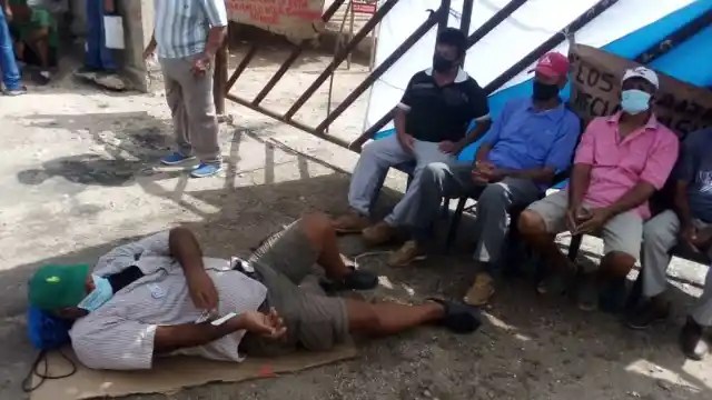 Retired workers from the Salinas de Araya began a hunger strike due to the indifference of the Chavista government of Sucre