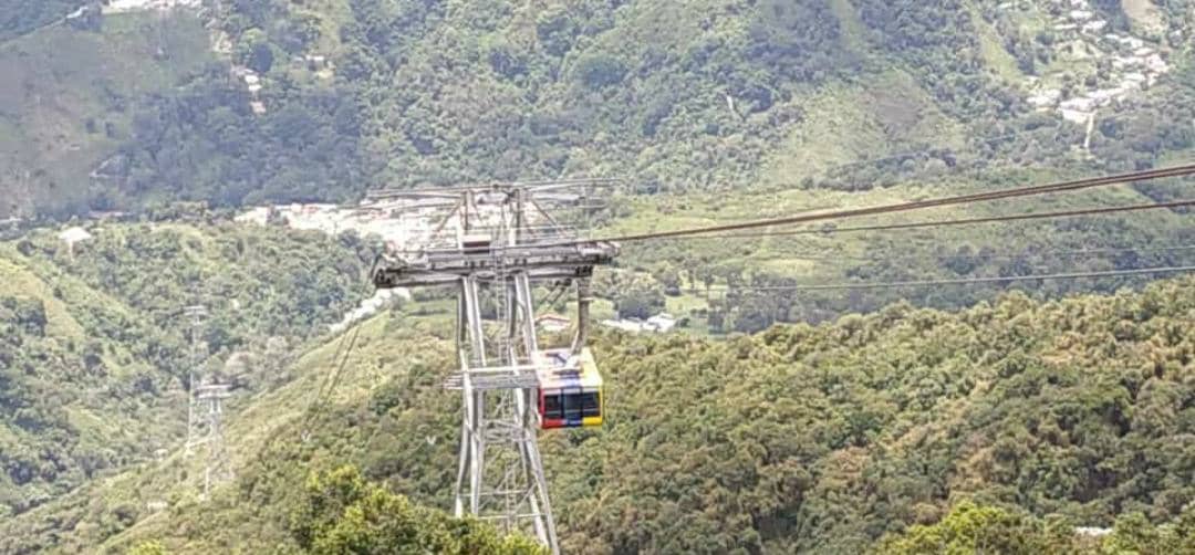 El chavismo reinauguró el teleférico de Mérida… y se quedó varado en su primer recorrido