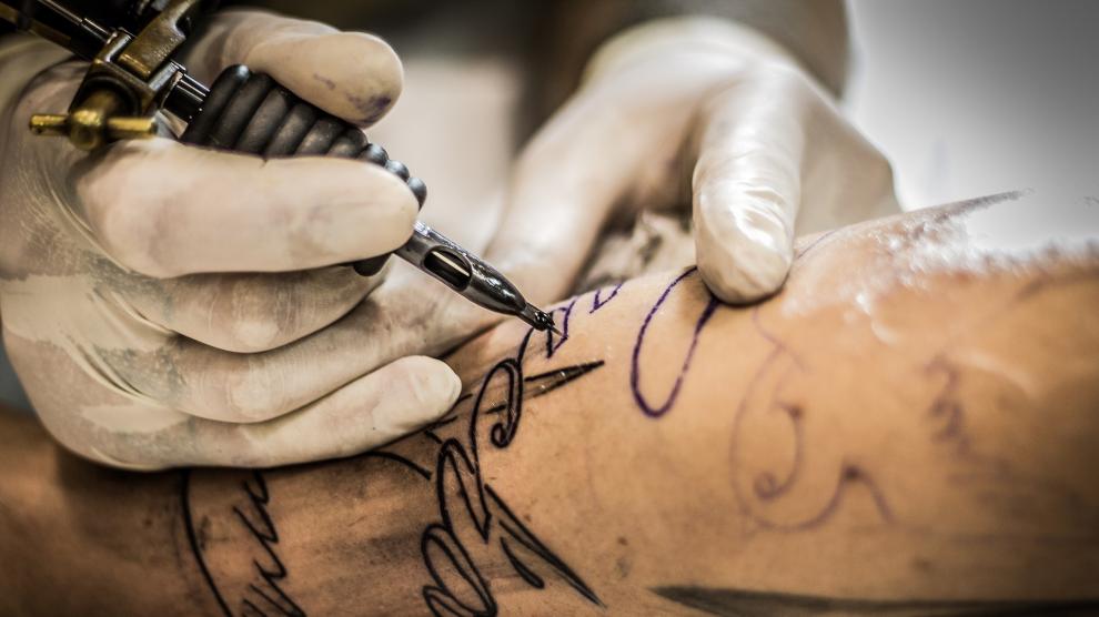 ¿Quieres un tatuaje?, piénsalo dos veces: estudio halló sustancias potencialmente cancerígenas en las tintas