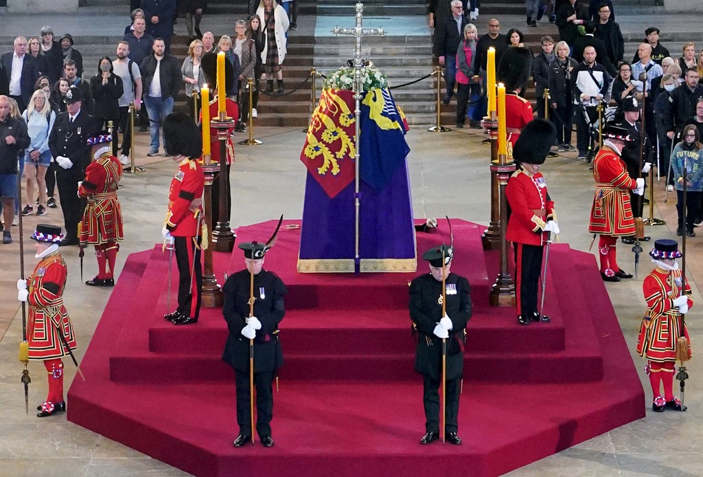 De la capilla ardiente al funeral, el programa de los próximos días tras la muerte de Isabel II