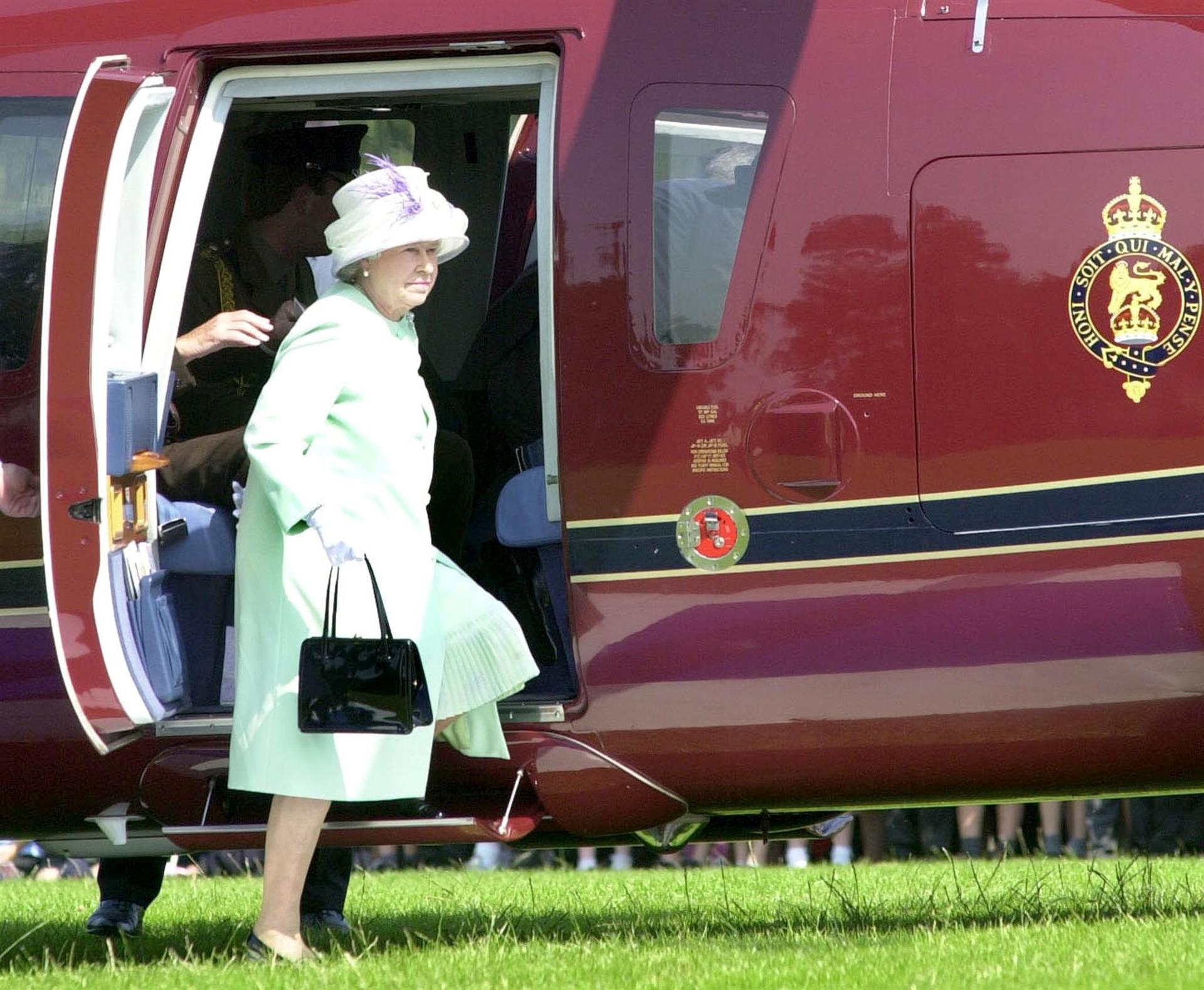 Isabel II, reina del “millón de millas” que nunca visitó Grecia ni Argentina