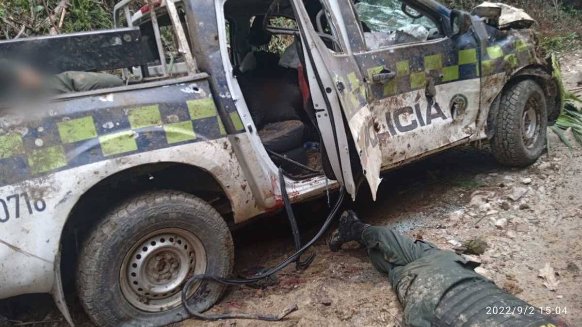 “Está en shock “: habla la familia del único policía que sobrevivió a la masacre en Colombia
