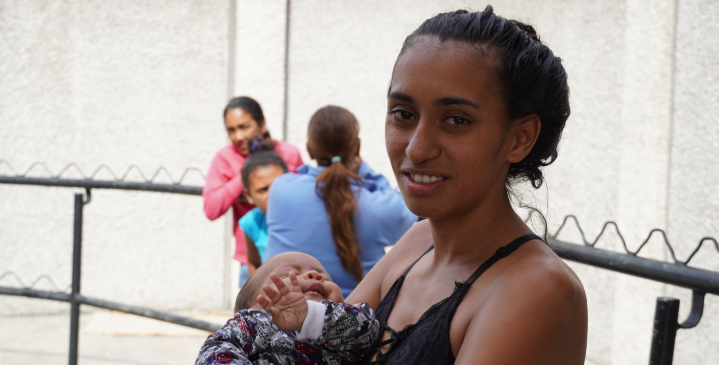 Crisis económica impulsa a venezolanas a esterilizaciones quirúrgicas (Video)