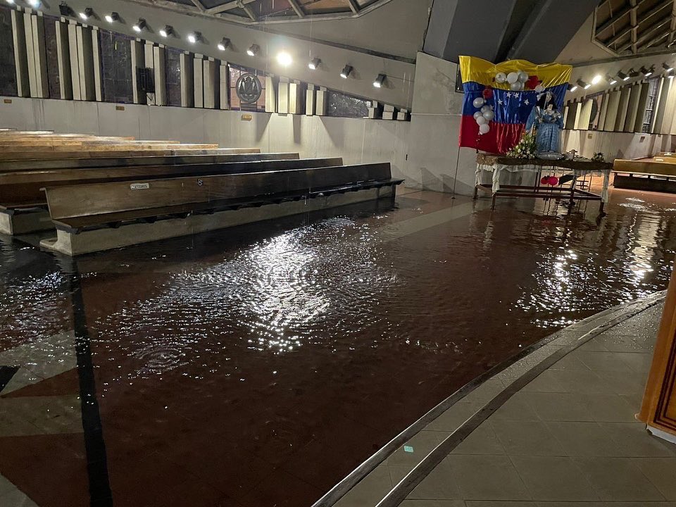 EN IMÁGENES: Así quedó la emblemática Catedral de Barquisimeto tras los coletazos de la tormenta Ian