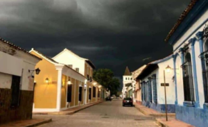 En VIDEOS: Barquisimeto bajo el agua tras tormenta eléctrica de este #27Sep