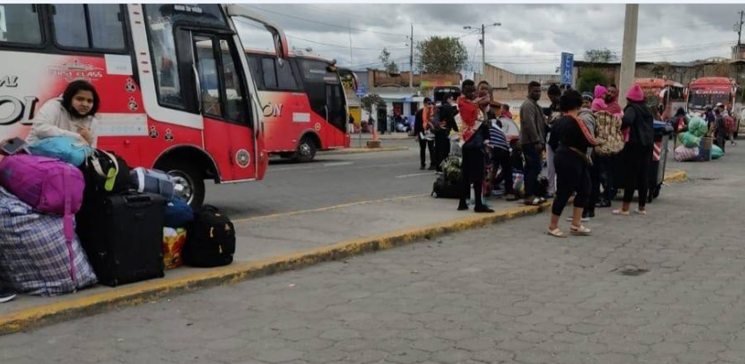 Venezolanos en Ecuador confiesan que guardan dólares para ir tras el sueño americano