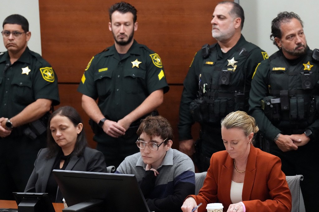 La fiscalía pide investigación sobre presunta amenaza a un jurado de Parkland