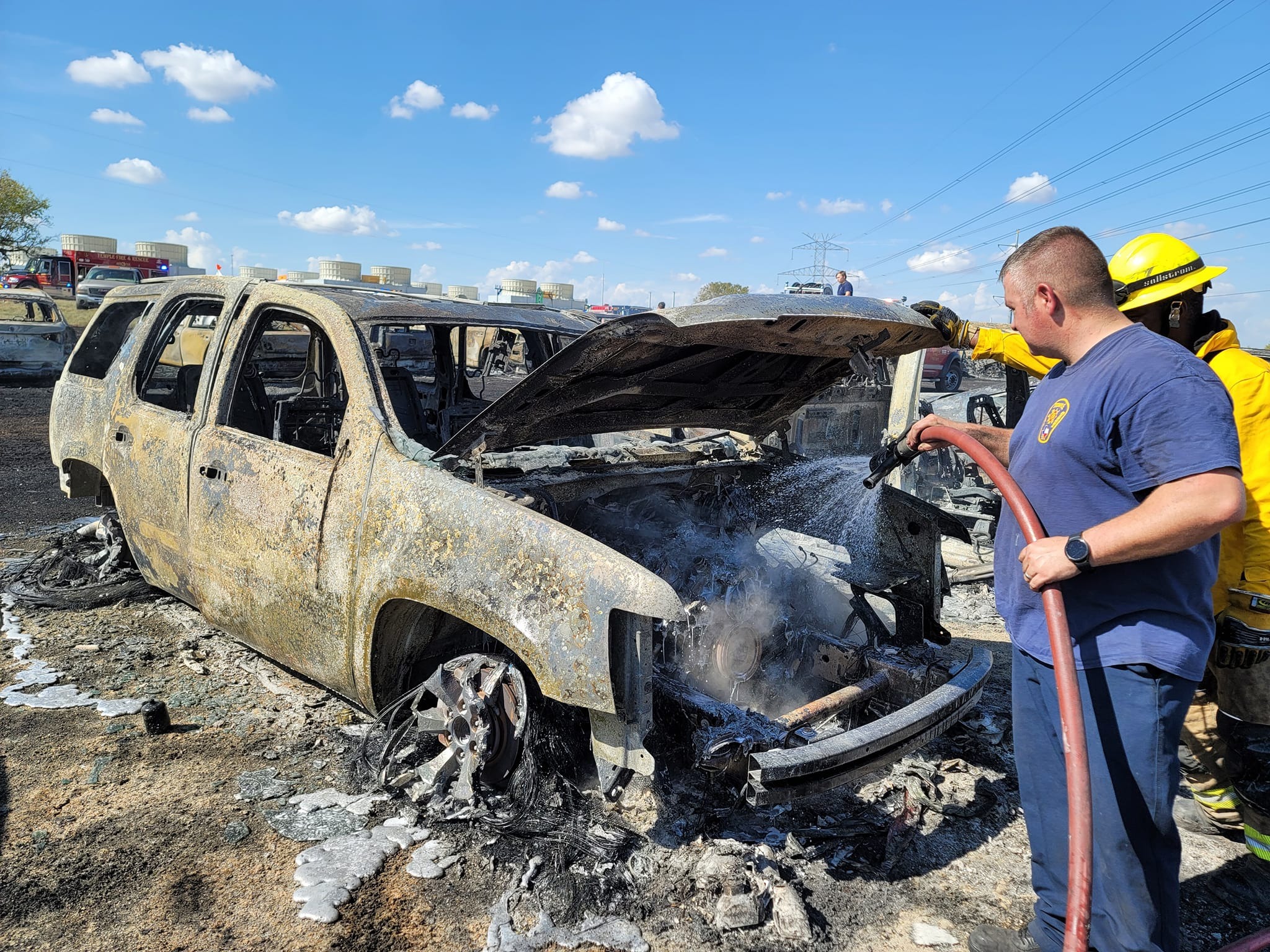 “Como una zona de guerra”: El fuego desató una enorme tragedia en feria de una ciudad de Texas