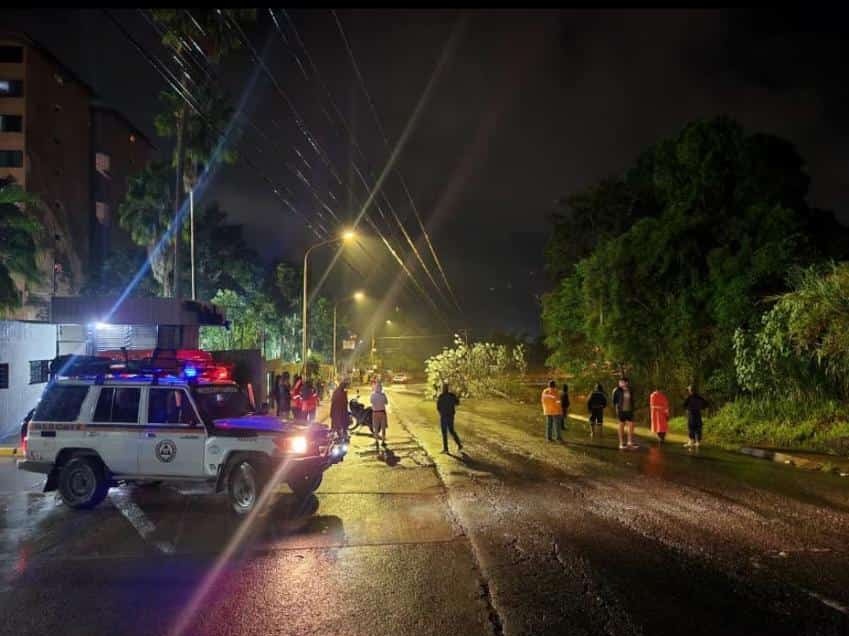 Las fuertes lluvias de las últimas horas mantienen en alerta a los habitantes de Mérida (VIDEOS)