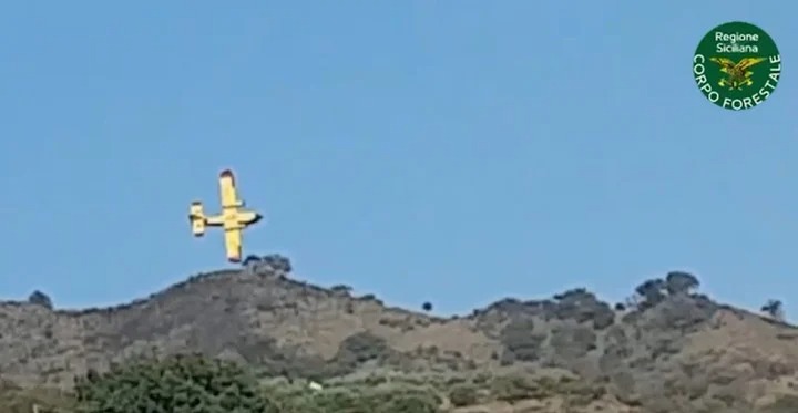 VIDEO: Avión hidrante combatía un incendio, pero causó uno mayor al caer y explotar