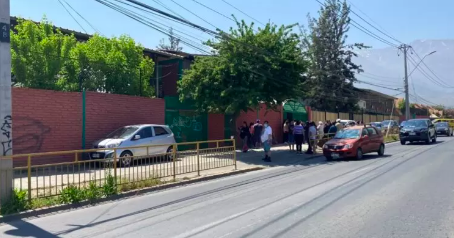 “Lo vio en TikTok”: venezolano detonó bomba de ruido en colegio de Chile y dejó estudiantes lesionados