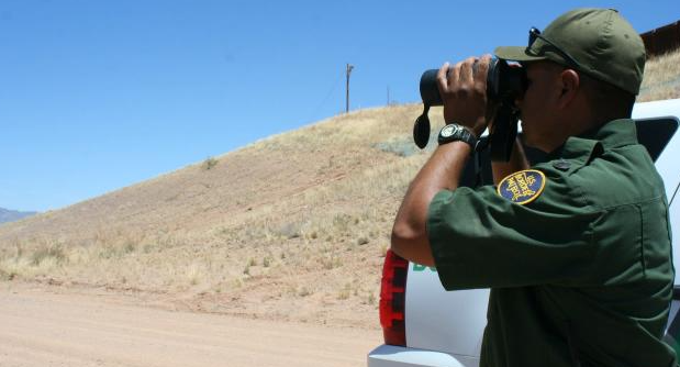 Tiroteo en frontera entre México y EEUU cobró la vida de un migrante de 22 años