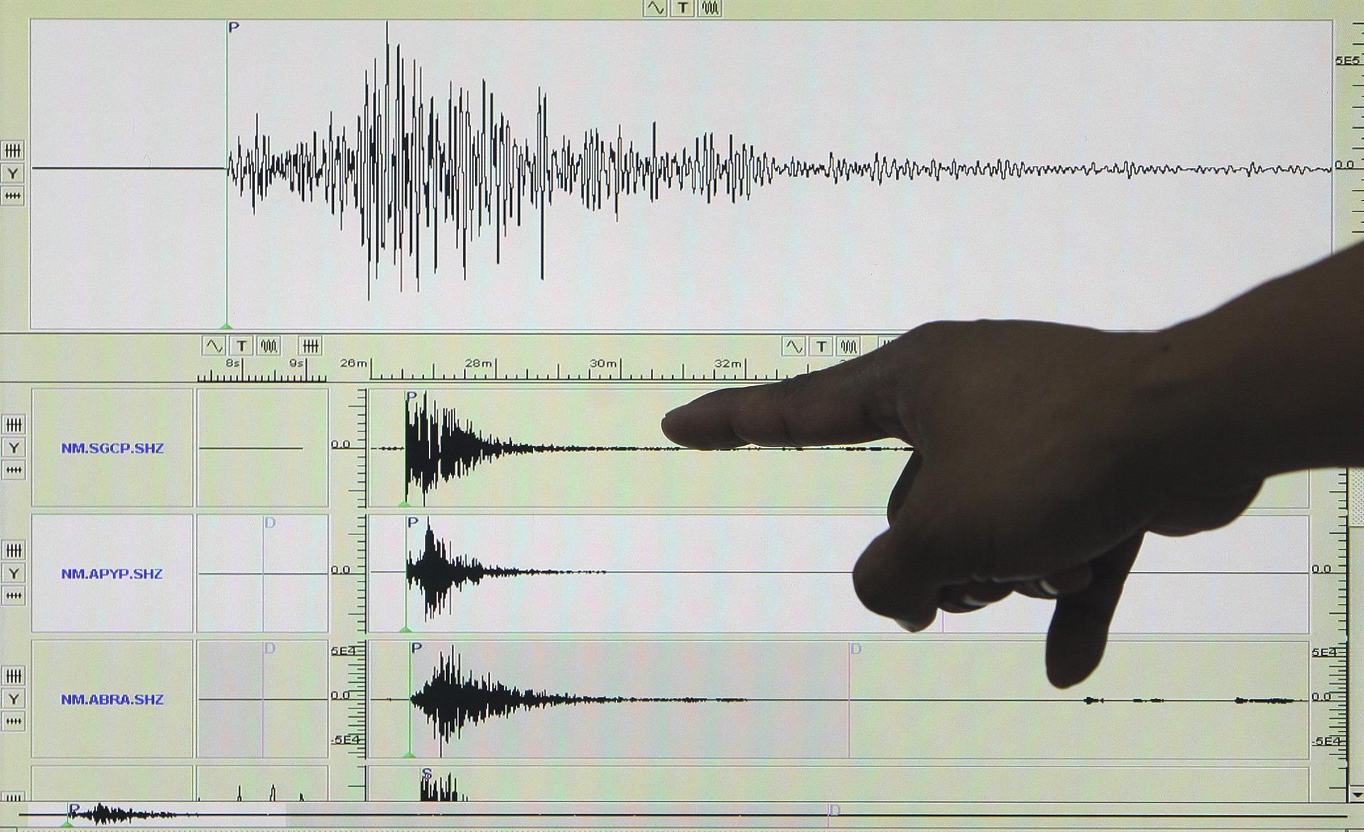 Un terremoto de magnitud 5,7 golpea las aguas en el norte de Vanuatu