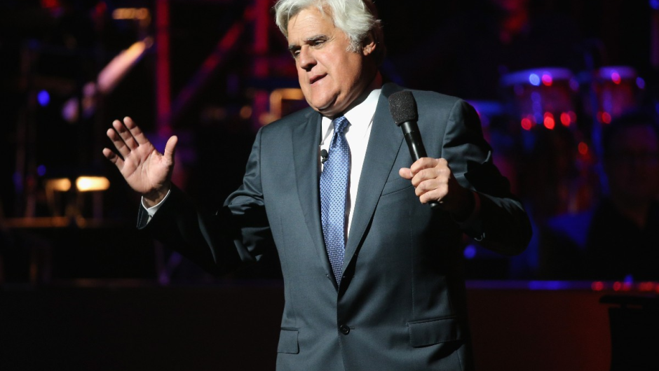 No sale de un percance: Presentador Jay Leno sufrió grave accidente con su motocicleta