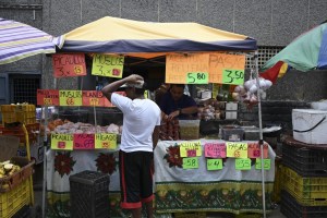Salario mínimo no alcanza ni para media canasta alimentaria en Venezuela