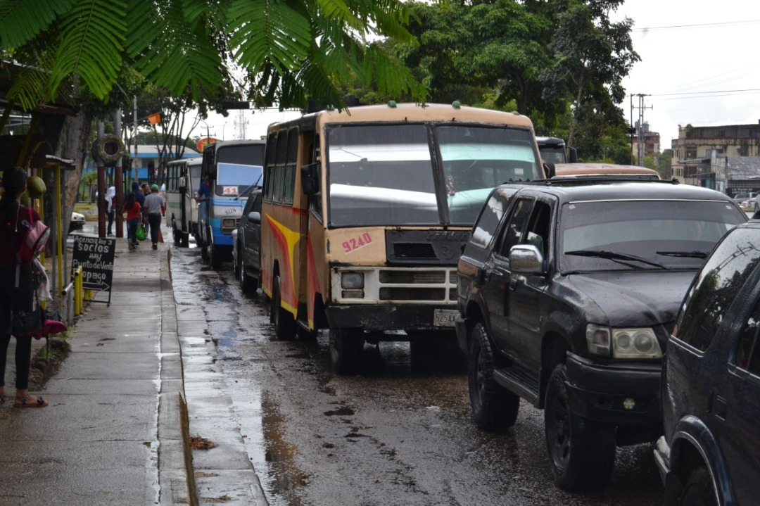 Kilométricas colas se registran en Maturín ante escasez de gasolina (FOTOS)