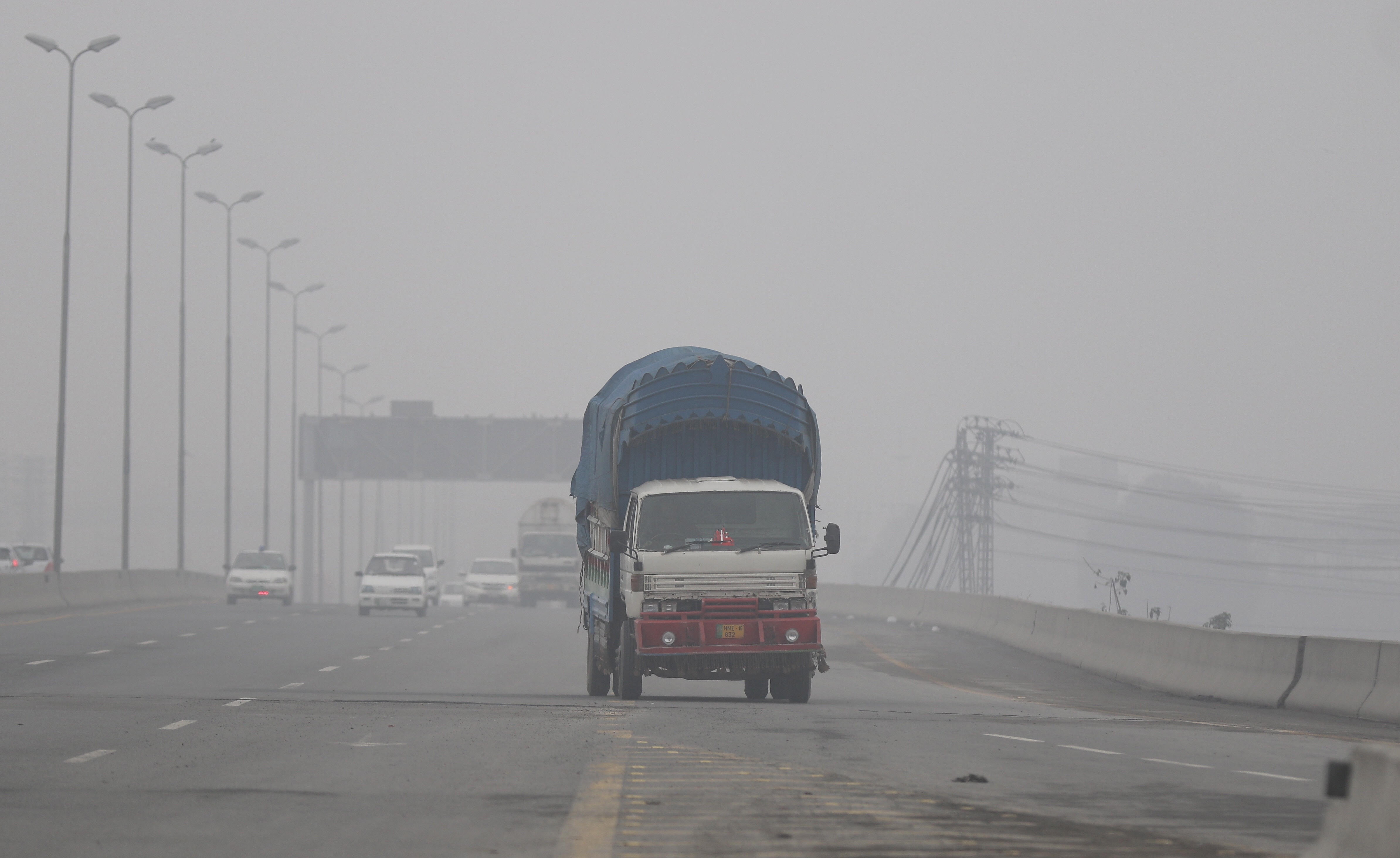 Pakistán cierra escuelas en una de las ciudades más contaminadas del mundo